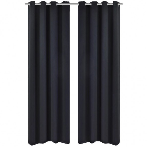 duas cortinas pretas escuras com anéis de metal. blackout 135 x 245 cm D